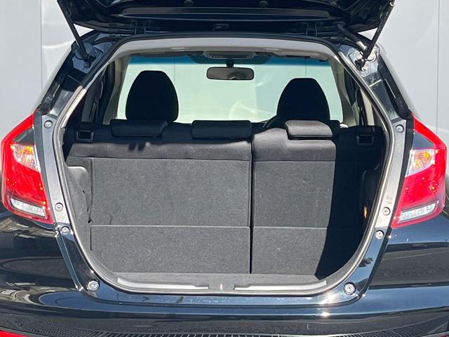 フィットハイブリッド F SDナビ バックカメラ 禁煙車 スマートキー LEDヘッド ビルトインETC オートライト オートエアコン Bluetooth CD DVD再生 フルセグ LEDフォグ(53枚目)