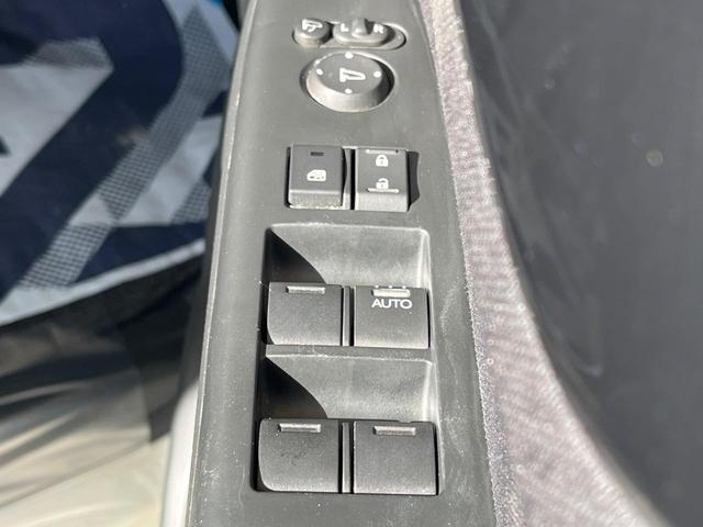 N-BOXカスタム G・Lパッケージ 電動スライドドア 純正SDナビ バックカメラ 禁煙車 スマートキー HIDヘッド ETC オートライト オートエアコン 純正14インチアルミ CD DVD再生 地デジ(37枚目)