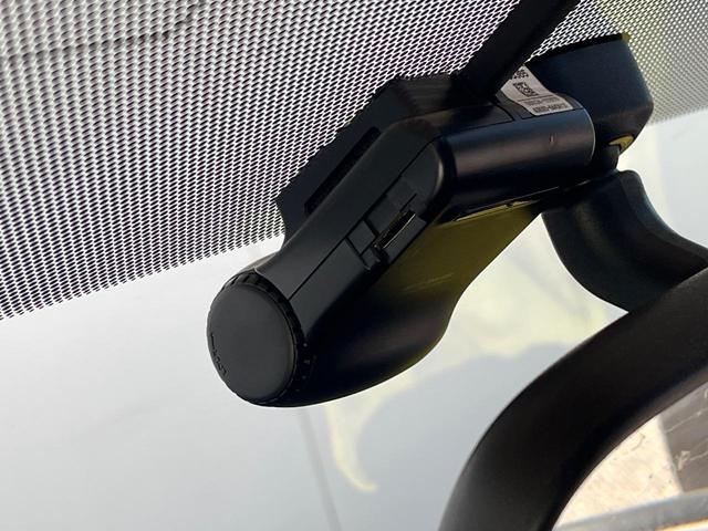 アクア G バックカメラ 禁煙車 ドラレコ スマートキー LEDヘッド ビルトインETC クルコン オートライト オートエアコン CD DVD再生 フルセグ LEDフォグ(5枚目)