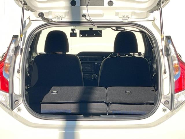 アクア Ｓ　ＳＤナビ　バックカメラ　禁煙車　ドラレコ　コーナーセンサー　スマートキー　ＬＥＤヘッド　ビルトインＥＴＣ　オートライト　オートエアコン　Ｂｌｕｅｔｏｏｔｈ　ＣＤ　ＨＩＤフォグ（11枚目）