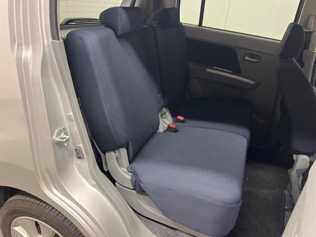 ワゴンＲ ＦＸリミテッド　禁煙車　スマートキー　純正１４インチアルミホイール　オーディオ　プライバシーガラス　ドアバイザー（7枚目）