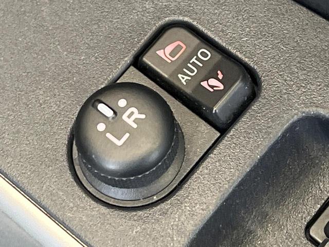 ルーミー カスタムG 両側電動ドア SDナビ バックカメラ 衝突被害軽減システム レーダークルーズ 禁煙車 コーナーセンサー スマートキー LEDヘッド ETC オートライト オートエアコン 純正14インチアルミ(28枚目)