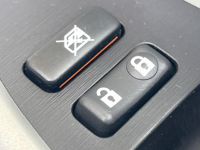 プリウス S SDナビ 禁煙車 スマートキー ETC オートライト オートエアコン 純正15インチアルミ Bluetooth CD DVD再生 フルセグ(24枚目)