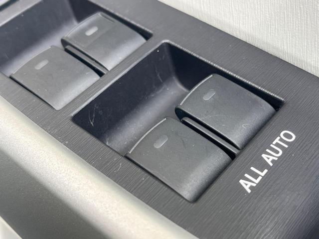 プリウス S SDナビ 禁煙車 スマートキー ETC オートライト オートエアコン 純正15インチアルミ Bluetooth CD DVD再生 フルセグ(25枚目)