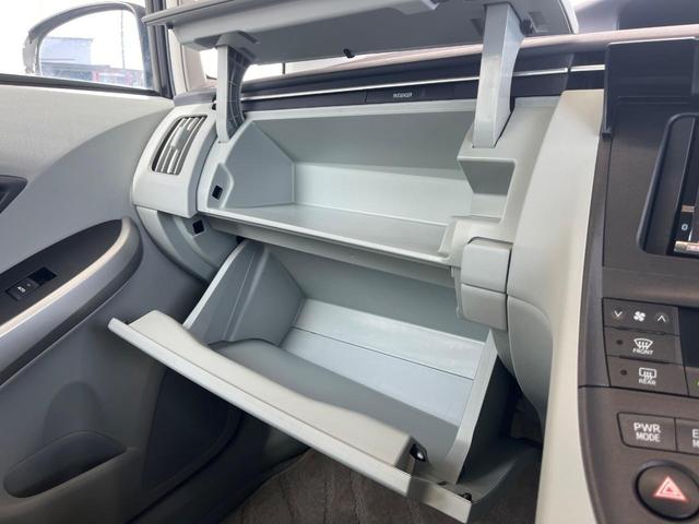 プリウス S SDナビ 禁煙車 スマートキー ETC オートライト オートエアコン 純正15インチアルミ Bluetooth CD DVD再生 フルセグ(30枚目)