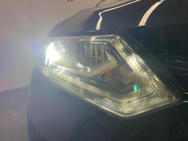 エクストレイル ２０Ｘｔ　エマージェンシーブレーキパッケージ　４ＷＤ　純正ＳＤナビ　全周囲カメラ　衝突被害軽減システム　禁煙車　電動リアゲート　ドラレコ　コーナーセンサー　スマートキー　ＬＥＤヘッド　ビルトインＥＴＣ　クルコン　オートライト　デュアルエアコン（13枚目）