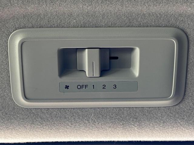 ステップワゴンスパーダ パワーエディション 両側電動ドア 純正SDナビ バックカメラ 禁煙車 HIDヘッド ビルトインETC オートライト オートエアコン 純正16インチアルミ CD DVD再生 フルセグ パドルシフト(24枚目)