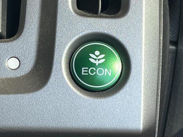 ステップワゴンスパーダ パワーエディション 両側電動ドア 純正SDナビ バックカメラ 禁煙車 HIDヘッド ビルトインETC オートライト オートエアコン 純正16インチアルミ CD DVD再生 フルセグ パドルシフト(28枚目)