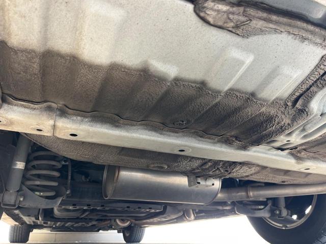 ステップワゴンスパーダ パワーエディション 両側電動ドア 純正SDナビ バックカメラ 禁煙車 HIDヘッド ビルトインETC オートライト オートエアコン 純正16インチアルミ CD DVD再生 フルセグ パドルシフト(45枚目)