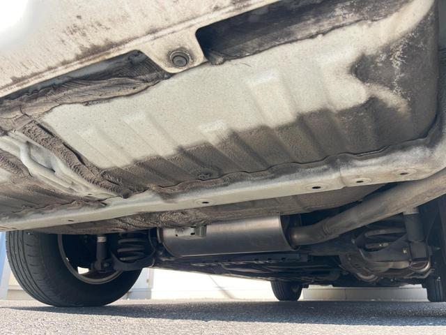 ステップワゴンスパーダ パワーエディション 両側電動ドア 純正SDナビ バックカメラ 禁煙車 HIDヘッド ビルトインETC オートライト オートエアコン 純正16インチアルミ CD DVD再生 フルセグ パドルシフト(46枚目)