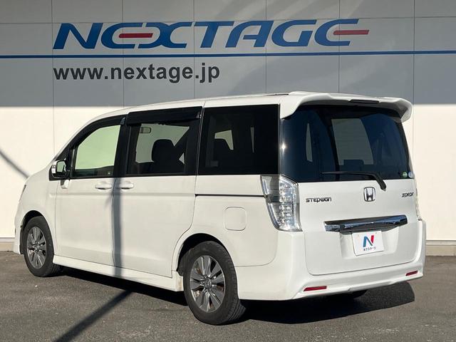 ステップワゴンスパーダ パワーエディション 両側電動ドア 純正SDナビ バックカメラ 禁煙車 HIDヘッド ビルトインETC オートライト オートエアコン 純正16インチアルミ CD DVD再生 フルセグ パドルシフト(51枚目)