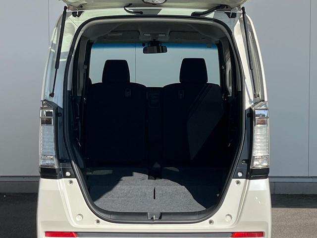 普段のお買い物や通勤、送迎等に十分な荷室スペースを確保しております。セカンドシートを倒すと、大きな荷物の積載も可能です♪