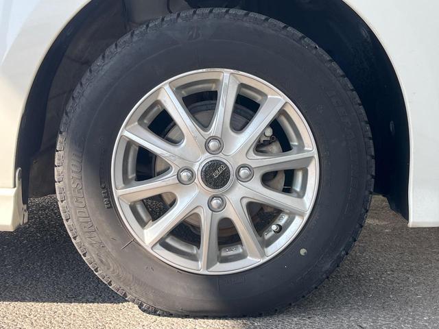 【アルミホイール】外観にマッチしたアルミホイールを装着しております。各種アルミホイールや、スタッドレスタイヤも取扱いしております。是非ご相談ください♪