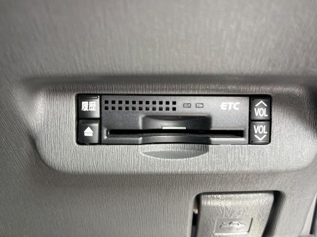 プリウス S SDナビ バックカメラ 禁煙車 ドラレコ コーナーセンサー スマートキー ビルトインETC オートライト オートエアコン 純正17インチアルミ Bluetooth CD DVD再生(4枚目)