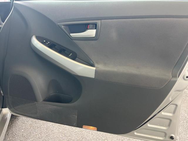 プリウス S SDナビ バックカメラ 禁煙車 ドラレコ コーナーセンサー スマートキー ビルトインETC オートライト オートエアコン 純正17インチアルミ Bluetooth CD DVD再生(29枚目)