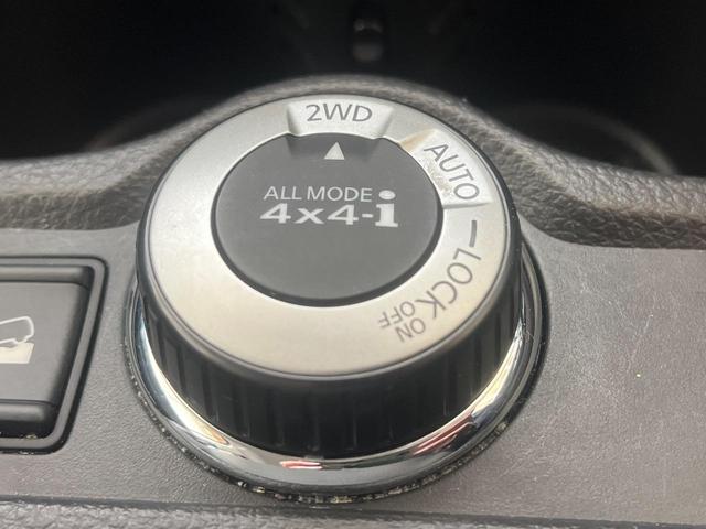 エクストレイル 20Xtt エマージェンシーブレーキパッケージ 全周囲カメラ 禁煙車 電動リアゲート レザーシート ドラレコ コーナーセンサー スマートキー LEDヘッド ビルトインETC クルコン 純正18インチアルミ オートライト デュアルエアコン(4枚目)