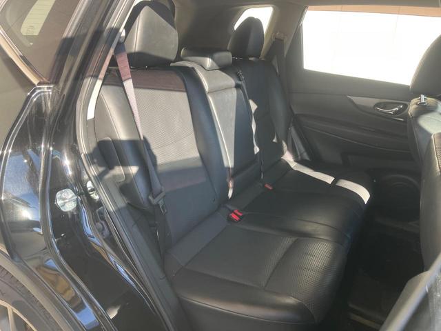 エクストレイル 20Xtt エマージェンシーブレーキパッケージ 全周囲カメラ 禁煙車 電動リアゲート レザーシート ドラレコ コーナーセンサー スマートキー LEDヘッド ビルトインETC クルコン 純正18インチアルミ オートライト デュアルエアコン(11枚目)