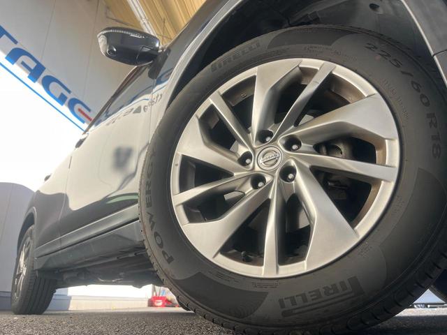 エクストレイル 20Xtt エマージェンシーブレーキパッケージ 全周囲カメラ 禁煙車 電動リアゲート レザーシート ドラレコ コーナーセンサー スマートキー LEDヘッド ビルトインETC クルコン 純正18インチアルミ オートライト デュアルエアコン(14枚目)