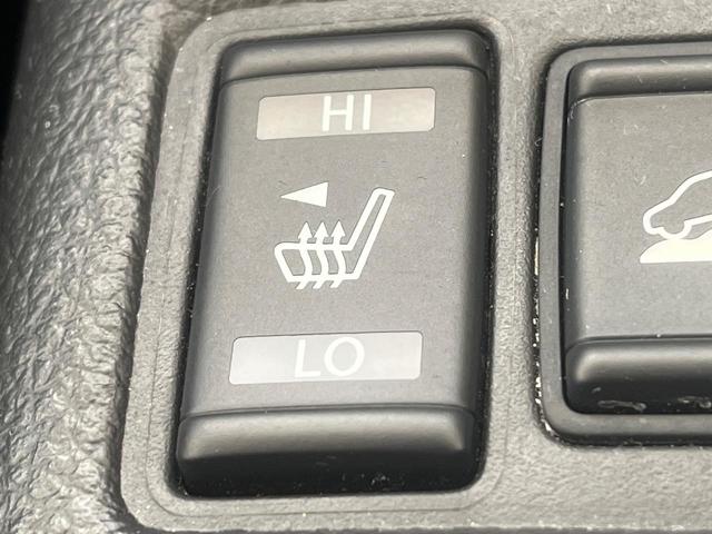 エクストレイル 20Xtt エマージェンシーブレーキパッケージ 全周囲カメラ 禁煙車 電動リアゲート レザーシート ドラレコ コーナーセンサー スマートキー LEDヘッド ビルトインETC クルコン 純正18インチアルミ オートライト デュアルエアコン(27枚目)