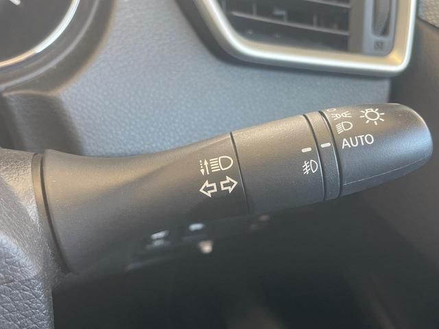 エクストレイル 20Xtt エマージェンシーブレーキパッケージ 全周囲カメラ 禁煙車 電動リアゲート レザーシート ドラレコ コーナーセンサー スマートキー LEDヘッド ビルトインETC クルコン 純正18インチアルミ オートライト デュアルエアコン(32枚目)