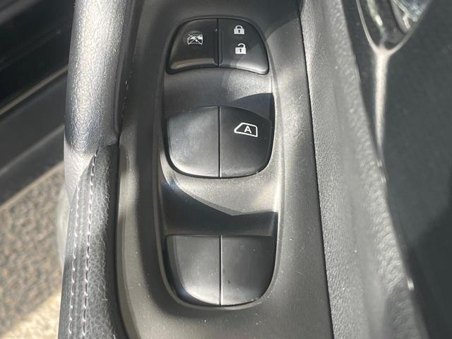 エクストレイル 20Xtt エマージェンシーブレーキパッケージ 全周囲カメラ 禁煙車 電動リアゲート レザーシート ドラレコ コーナーセンサー スマートキー LEDヘッド ビルトインETC クルコン 純正18インチアルミ オートライト デュアルエアコン(35枚目)