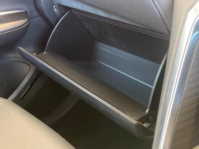 ハリアー Ｇ　バックカメラ　レーダークルーズ　禁煙車　パワーシート　ドラレコ　コーナーセンサー　スマートキー　ＬＥＤヘッド　ビルトインＥＴＣ　純正１８インチアルミ　デュアルエアコン　Ｂｌｕｅｔｏｏｔｈ　フルセグ（52枚目）