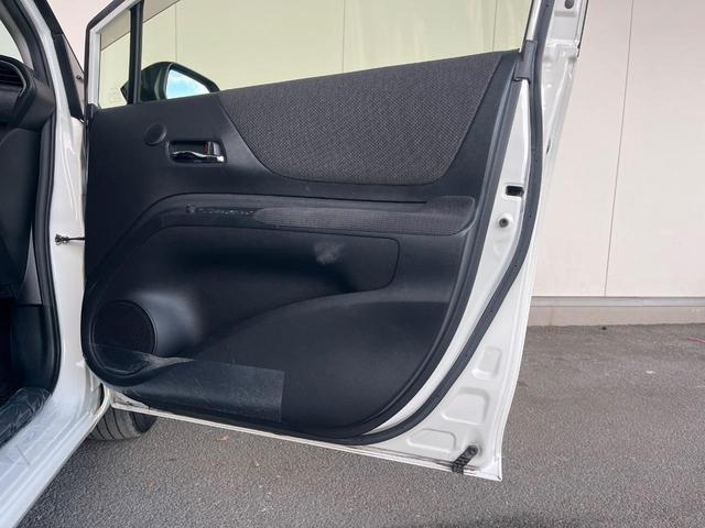 シエンタ ハイブリッドファンベースＧセーフティーエディションＩＩ　両側電動ドア　衝突被害軽減システム　禁煙車　コーナーセンサー　スマートキー　ＬＥＤヘッド　ビルトインＥＴＣ　クルコン　オートハイビーム　オートライト　オートエアコン　ＬＥＤフォグ（35枚目）