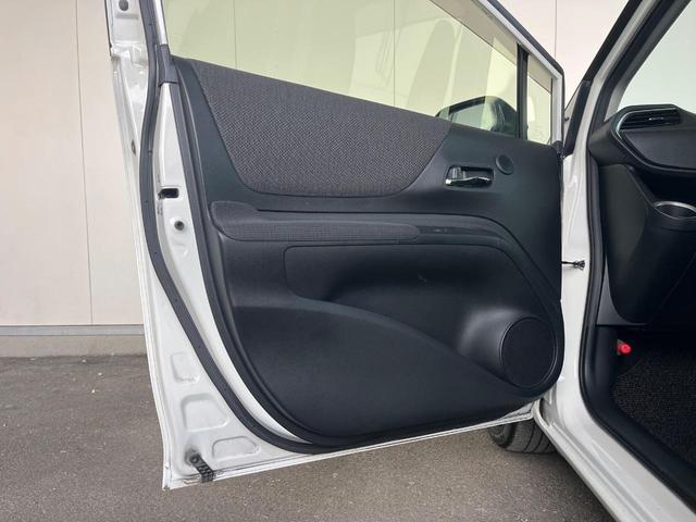 シエンタ ハイブリッドファンベースＧセーフティーエディションＩＩ　両側電動ドア　衝突被害軽減システム　禁煙車　コーナーセンサー　スマートキー　ＬＥＤヘッド　ビルトインＥＴＣ　クルコン　オートハイビーム　オートライト　オートエアコン　ＬＥＤフォグ（36枚目）