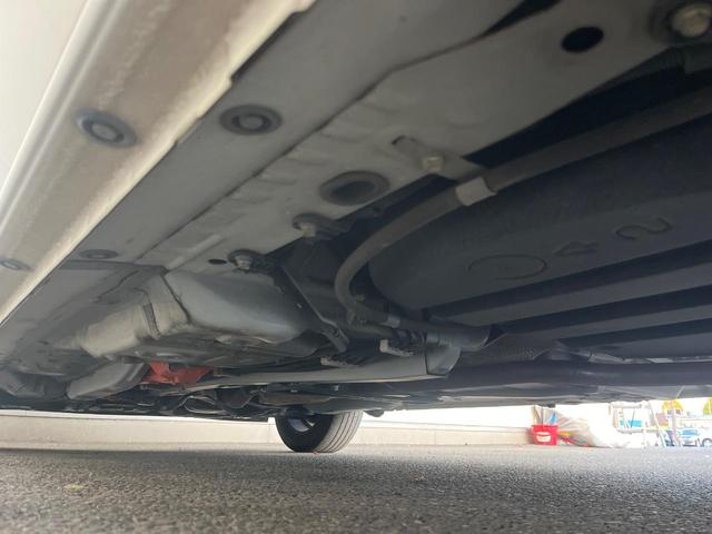 シエンタ ハイブリッドファンベースＧセーフティーエディションＩＩ　両側電動ドア　衝突被害軽減システム　禁煙車　コーナーセンサー　スマートキー　ＬＥＤヘッド　ビルトインＥＴＣ　クルコン　オートハイビーム　オートライト　オートエアコン　ＬＥＤフォグ（46枚目）