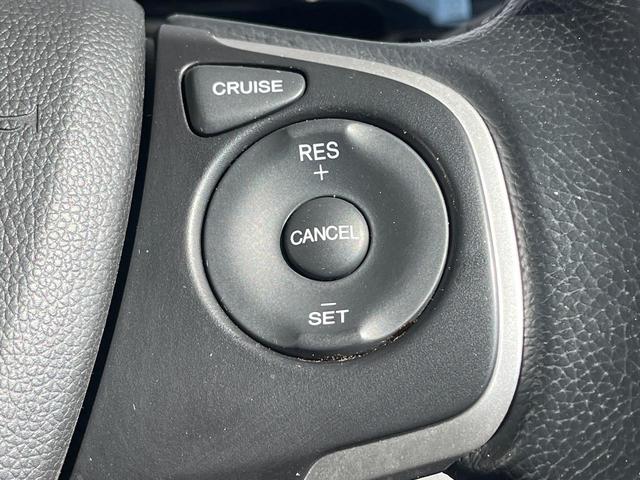 ステップワゴンスパーダ スパーダ 両側電動ドア 後席モニター バックカメラ 禁煙車 スマートキー LEDヘッド ビルトインETC クルコン 純正16インチアルミ オートライト デュアルエアコン Bluetooth CD DVD再生(7枚目)