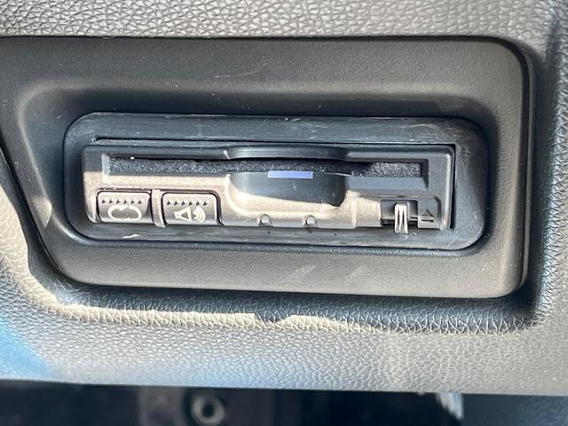 ステップワゴンスパーダ スパーダ 両側電動ドア 後席モニター バックカメラ 禁煙車 スマートキー LEDヘッド ビルトインETC クルコン 純正16インチアルミ オートライト デュアルエアコン Bluetooth CD DVD再生(8枚目)