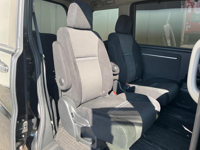 ステップワゴンスパーダ スパーダ 両側電動ドア 後席モニター バックカメラ 禁煙車 スマートキー LEDヘッド ビルトインETC クルコン 純正16インチアルミ オートライト デュアルエアコン Bluetooth CD DVD再生(10枚目)