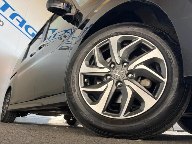 ステップワゴンスパーダ スパーダ 両側電動ドア 後席モニター バックカメラ 禁煙車 スマートキー LEDヘッド ビルトインETC クルコン 純正16インチアルミ オートライト デュアルエアコン Bluetooth CD DVD再生(14枚目)