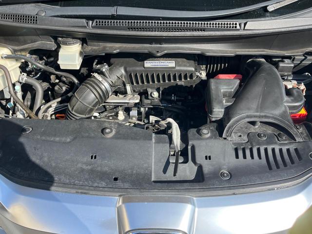 ステップワゴンスパーダ スパーダ 両側電動ドア 後席モニター バックカメラ 禁煙車 スマートキー LEDヘッド ビルトインETC クルコン 純正16インチアルミ オートライト デュアルエアコン Bluetooth CD DVD再生(19枚目)