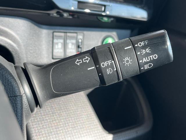 ステップワゴンスパーダ スパーダ 両側電動ドア 後席モニター バックカメラ 禁煙車 スマートキー LEDヘッド ビルトインETC クルコン 純正16インチアルミ オートライト デュアルエアコン Bluetooth CD DVD再生(23枚目)