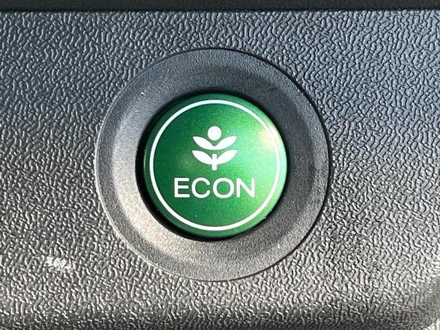 ステップワゴンスパーダ スパーダ 両側電動ドア 後席モニター バックカメラ 禁煙車 スマートキー LEDヘッド ビルトインETC クルコン 純正16インチアルミ オートライト デュアルエアコン Bluetooth CD DVD再生(30枚目)