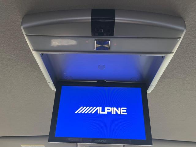 【フリップダウンモニター】家族や友人とお出かけする機会が多い方に大人気のフリップダウンモニター！大画面モニターで車内はエンタメ空間！退屈しがちな長距離ドライブも楽しい時間に変わります！