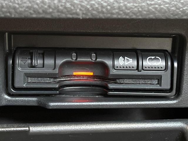 【ＥＴＣ】高速道路の料金所をストレスなく通過！話題のスポットやサービスエリアに多い「スマートＩＣ」利用時は必須のアイテムです。当店でセットアップを実施、ご納車当日からすぐにご利用いただけます！