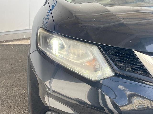 エクストレイル ２０Ｘｔｔ　エマージェンシーブレーキパッケージ　４ＷＤ　純正ＳＤナビ　全周囲カメラ　禁煙車　電動リアゲート　レザー調シート　コーナーセンサー　スマートキー　ＬＥＤヘッド　ビルトインＥＴＣ　クルコン　純正１８インチアルミ　オートライト（13枚目）