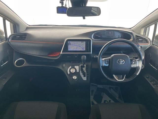 シエンタ ファンベースG 両側電動ドア 純正SDナビ 全周囲カメラ 衝突被害軽減システム 禁煙車 コーナーセンサー スマートキー ビルトインETC オートハイビーム 車線逸脱警報 オートエアコン Bluetooth CD(2枚目)