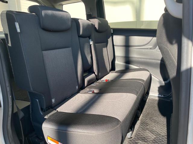 シエンタ ファンベースG 両側電動ドア 純正SDナビ 全周囲カメラ 衝突被害軽減システム 禁煙車 コーナーセンサー スマートキー ビルトインETC オートハイビーム 車線逸脱警報 オートエアコン Bluetooth CD(11枚目)