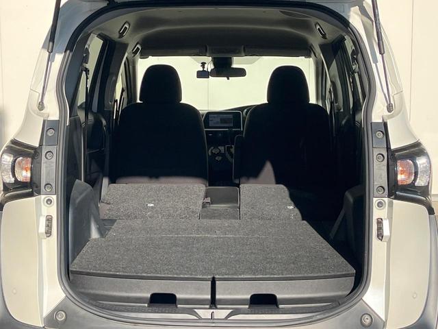 シエンタ ファンベースG 両側電動ドア 純正SDナビ 全周囲カメラ 衝突被害軽減システム 禁煙車 コーナーセンサー スマートキー ビルトインETC オートハイビーム 車線逸脱警報 オートエアコン Bluetooth CD(12枚目)