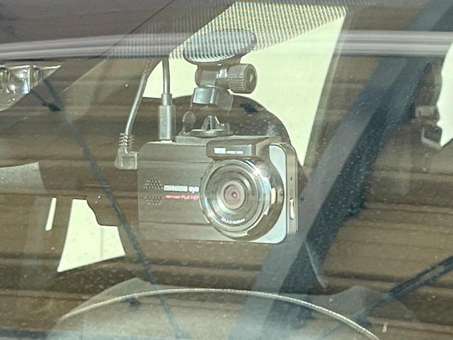 シエンタ ファンベースG 両側電動ドア 純正SDナビ 全周囲カメラ 衝突被害軽減システム 禁煙車 コーナーセンサー スマートキー ビルトインETC オートハイビーム 車線逸脱警報 オートエアコン Bluetooth CD(24枚目)