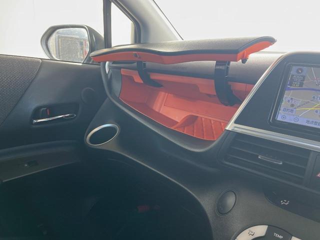 シエンタ ファンベースG 両側電動ドア 純正SDナビ 全周囲カメラ 衝突被害軽減システム 禁煙車 コーナーセンサー スマートキー ビルトインETC オートハイビーム 車線逸脱警報 オートエアコン Bluetooth CD(35枚目)