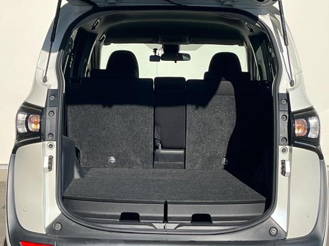 シエンタ ファンベースG 両側電動ドア 純正SDナビ 全周囲カメラ 衝突被害軽減システム 禁煙車 コーナーセンサー スマートキー ビルトインETC オートハイビーム 車線逸脱警報 オートエアコン Bluetooth CD(39枚目)