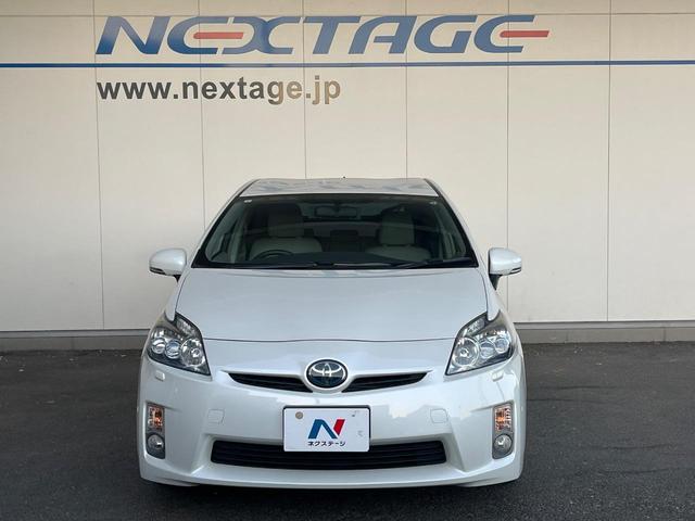 プリウス Ｇツーリングセレクションレザーパッケージ　純正ＳＤナビ　レーダークルーズ　禁煙車　レザーシート　スマートキー　ＬＥＤヘッド　ビルトインＥＴＣ　純正１７インチアルミ　オートエアコン　ＣＤ　フルセグ（15枚目）