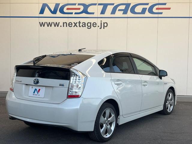 プリウス Ｇツーリングセレクションレザーパッケージ　純正ＳＤナビ　レーダークルーズ　禁煙車　レザーシート　スマートキー　ＬＥＤヘッド　ビルトインＥＴＣ　純正１７インチアルミ　オートエアコン　ＣＤ　フルセグ（17枚目）