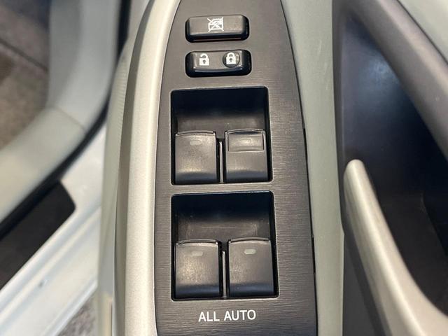 プリウス Ｇツーリングセレクションレザーパッケージ　純正ＳＤナビ　レーダークルーズ　禁煙車　レザーシート　スマートキー　ＬＥＤヘッド　ビルトインＥＴＣ　純正１７インチアルミ　オートエアコン　ＣＤ　フルセグ（27枚目）