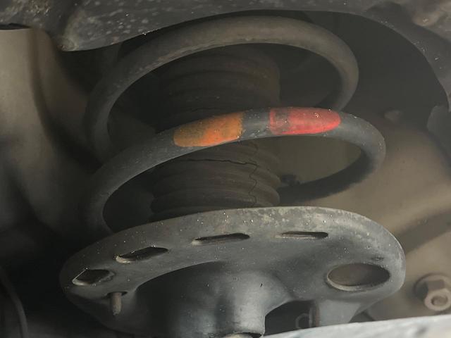 プリウス Ｇツーリングセレクションレザーパッケージ　純正ＳＤナビ　レーダークルーズ　禁煙車　レザーシート　スマートキー　ＬＥＤヘッド　ビルトインＥＴＣ　純正１７インチアルミ　オートエアコン　ＣＤ　フルセグ（46枚目）