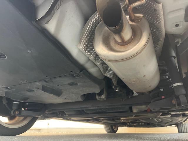 プリウス Ｇツーリングセレクションレザーパッケージ　純正ＳＤナビ　レーダークルーズ　禁煙車　レザーシート　スマートキー　ＬＥＤヘッド　ビルトインＥＴＣ　純正１７インチアルミ　オートエアコン　ＣＤ　フルセグ（48枚目）